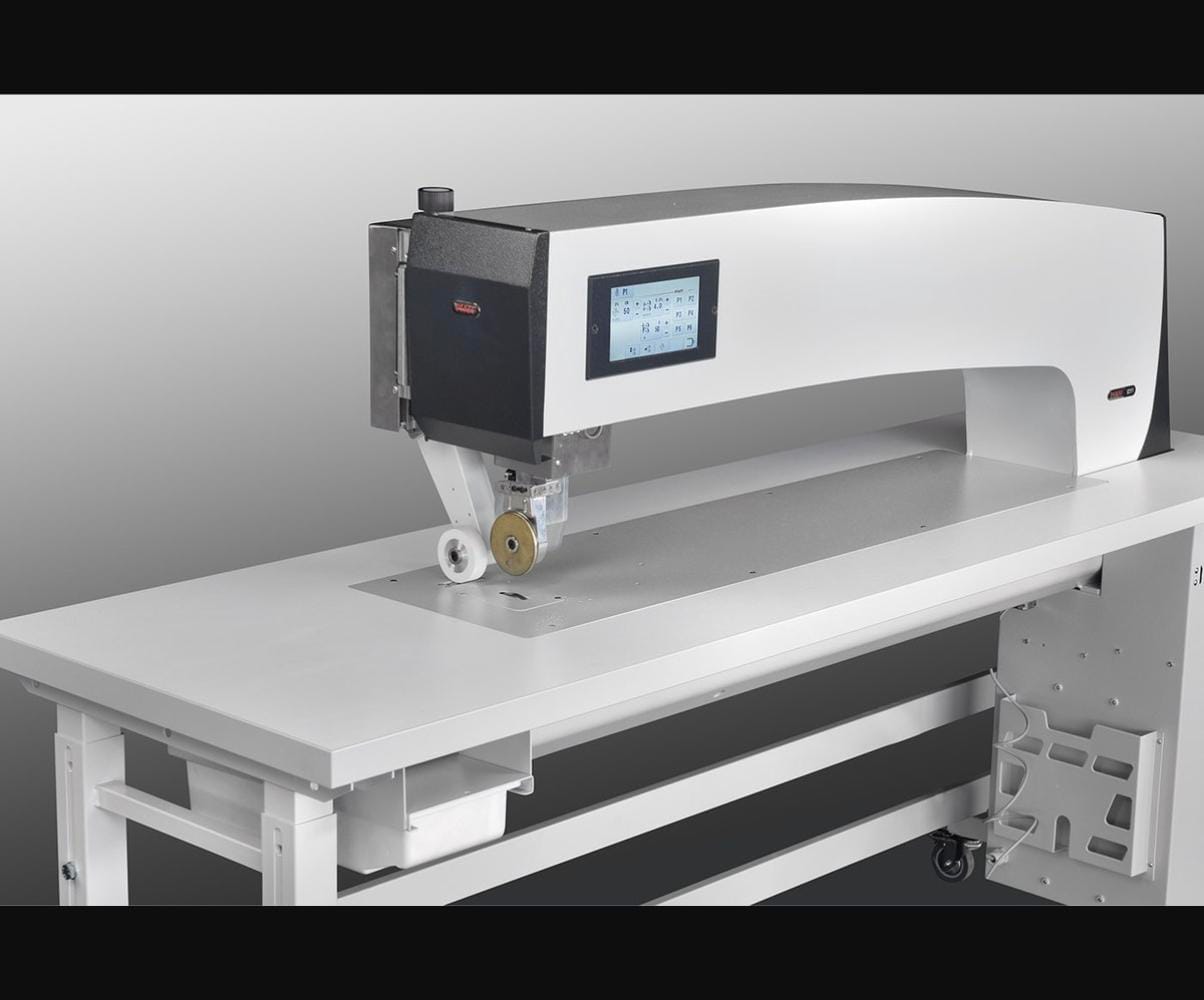 PFAFF 8311 Langarm Ultraschall-Schweißmaschine