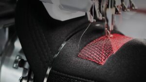 Stickerei auf hartem Material mit Nadel DBxK5 SAN 1